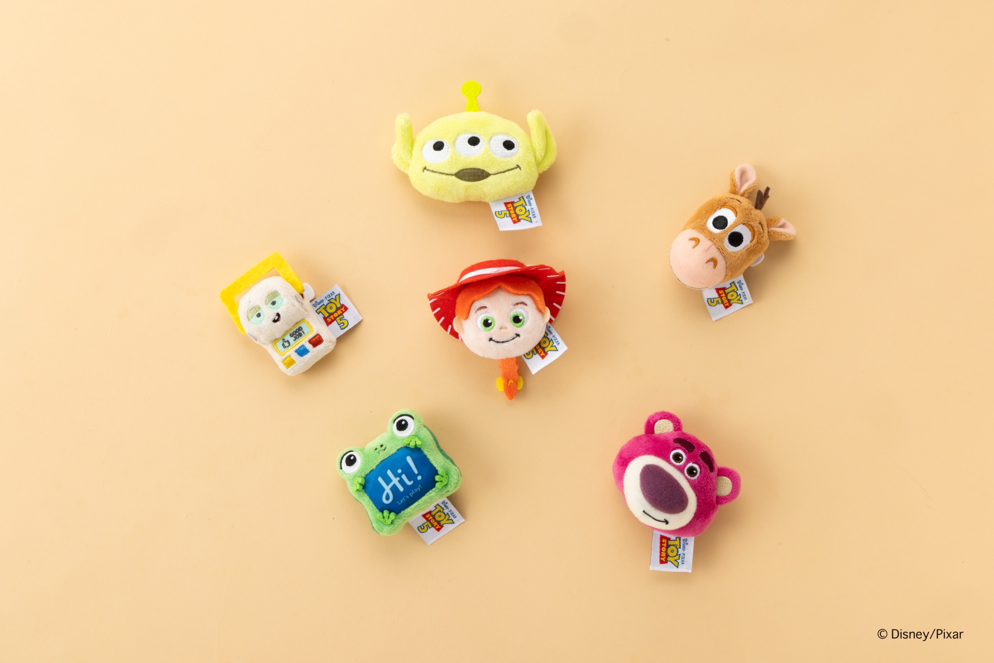 ピクサーキャラクター トイ・ストーリー5 ぬいぐるみバッジ