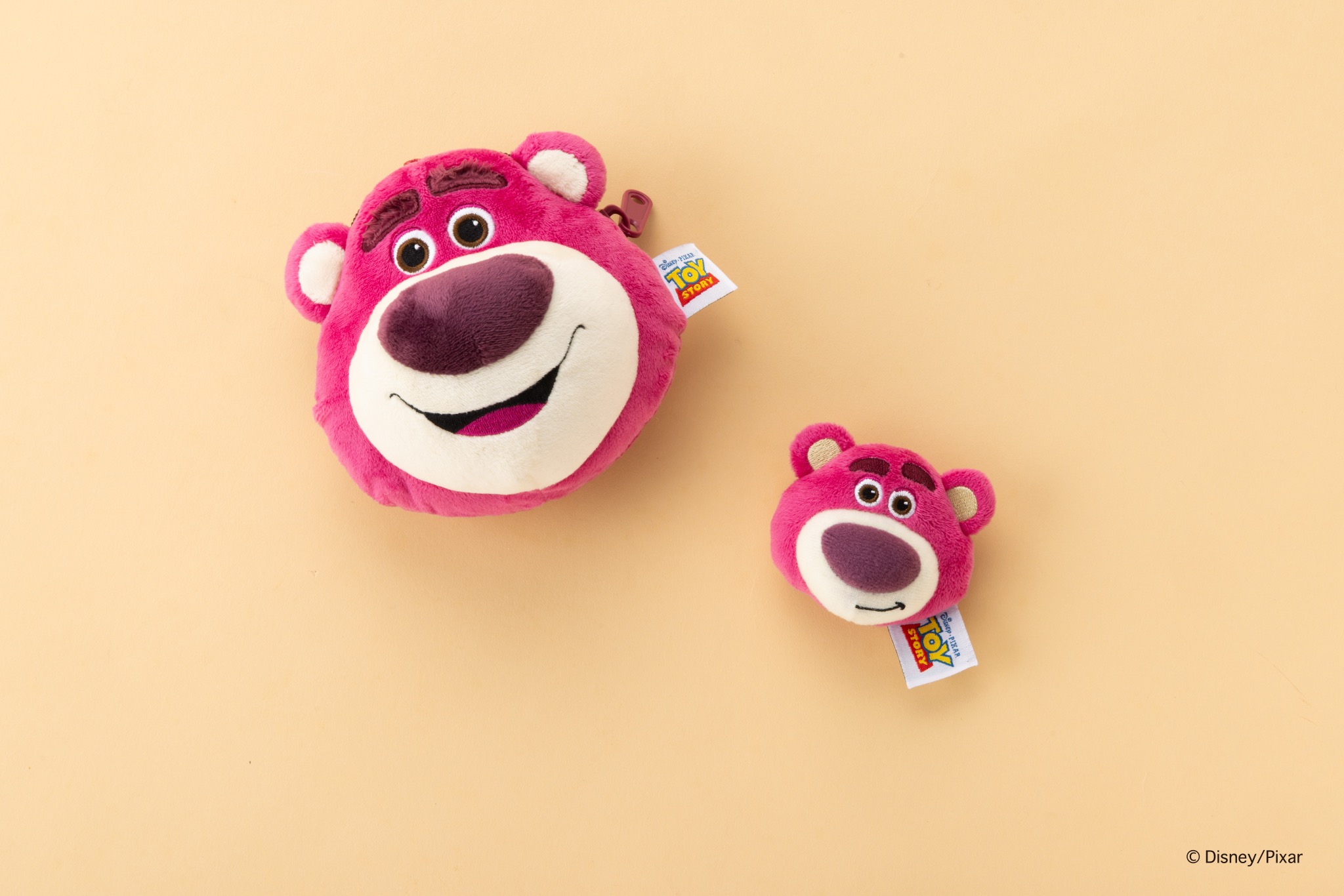 ピクサーキャラクター トイ・ストーリー5 ぬいぐるみポーチとぬいぐるみバッジの「ロッツォ」