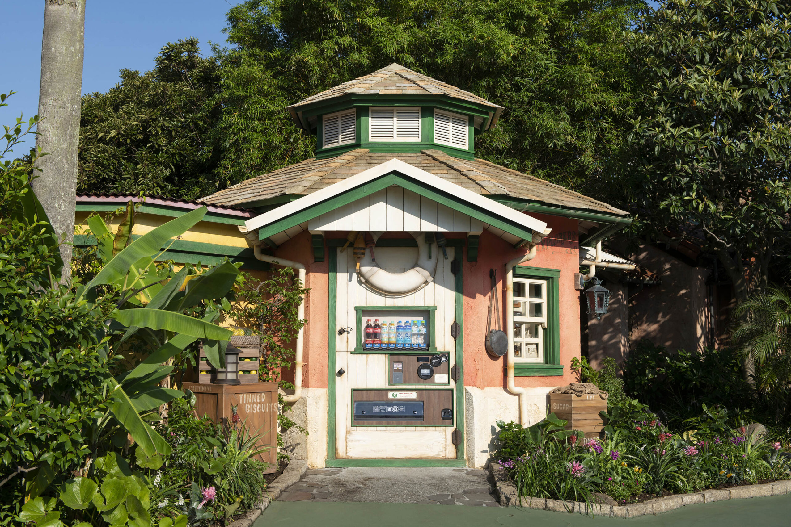 東京ディズニーリゾートのペットボトル飲料自動販売機