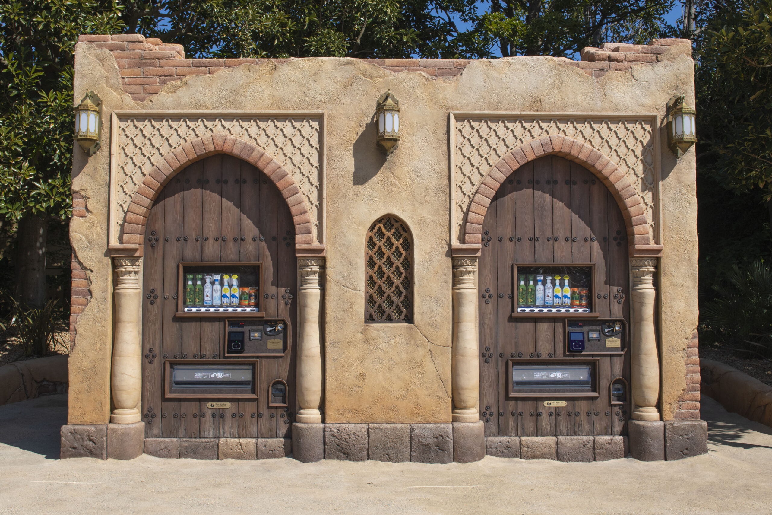 東京ディズニーリゾートのペットボトル飲料自動販売機