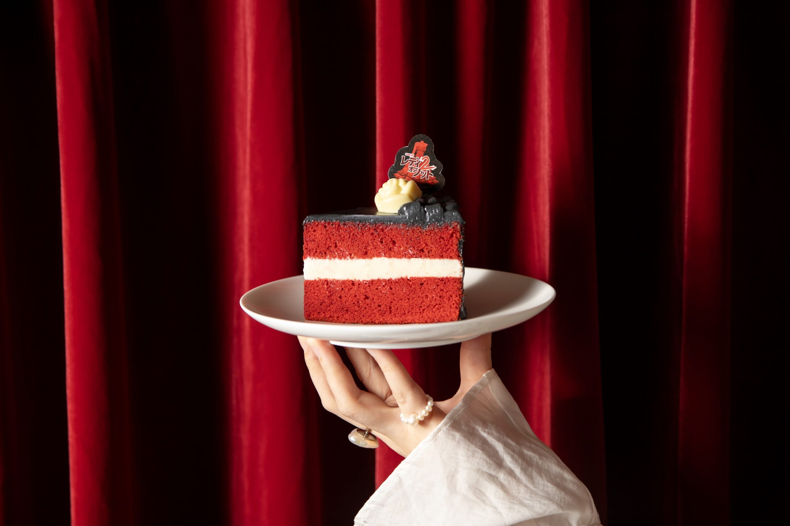 ブラッディ・ウェディングケーキ ― 赤く染まる花嫁 ―02