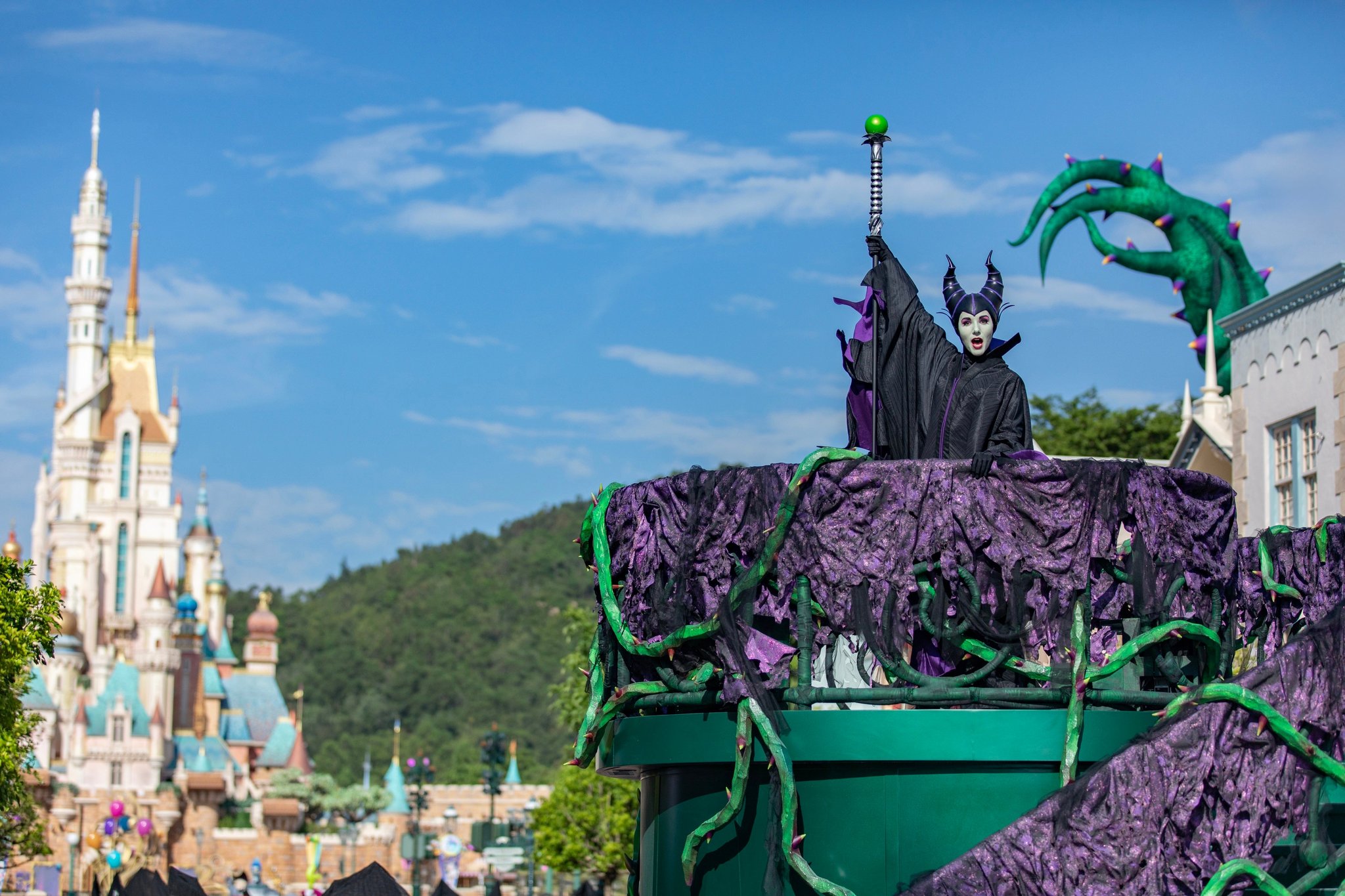 香港ディズニーランドのハロウィーンで登場するマレフィセント