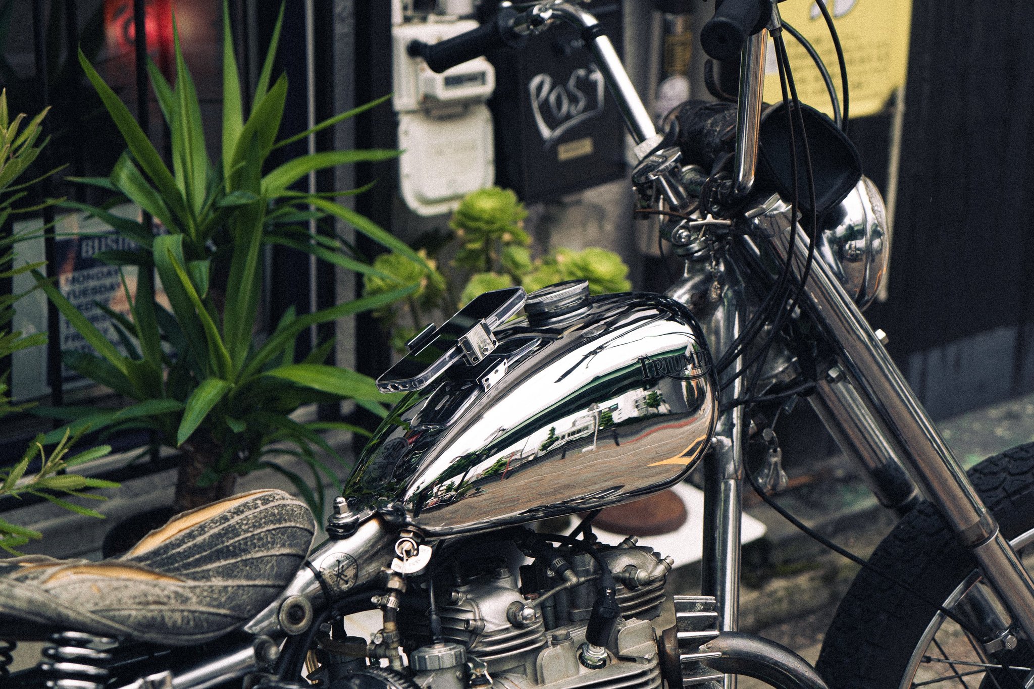 FREAKMOUNT2.0商品詳細 / 新色のCHROMEは元々メッキパーツの多いバイクに自然と馴染むカラーとなります