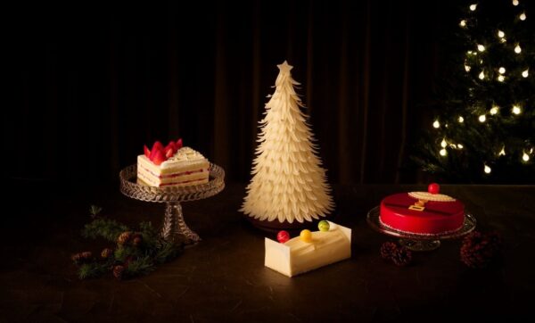 4種クリスマスケーキ全体カット