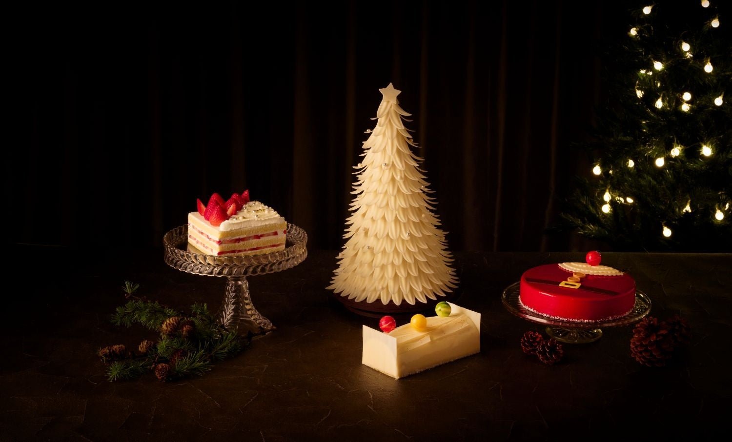 クリスマスケーキコレクション全4種とホワイトチョコレートツリー