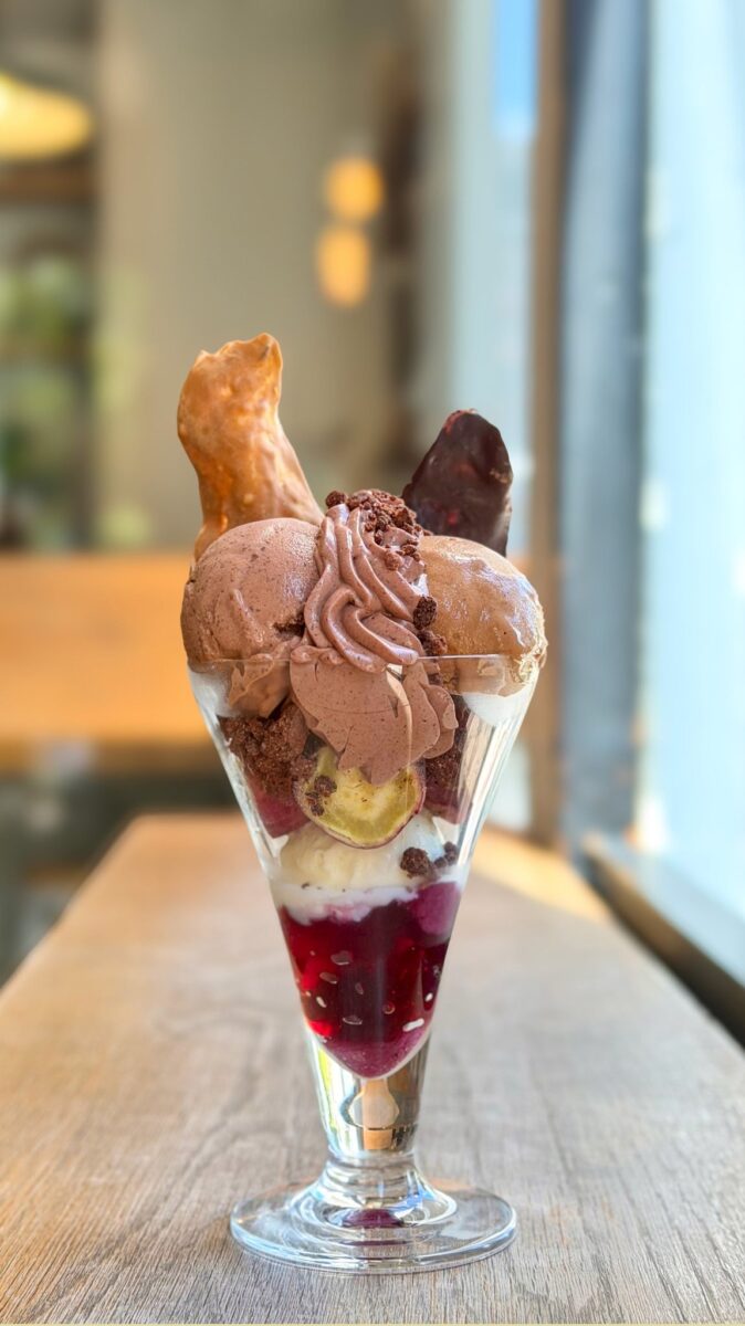 特別な焼き芋「金蜜芋」を6カ国のカカオと味わう 「Bean to Bar チョコレートパフェ -CACAO JOURNEY-」