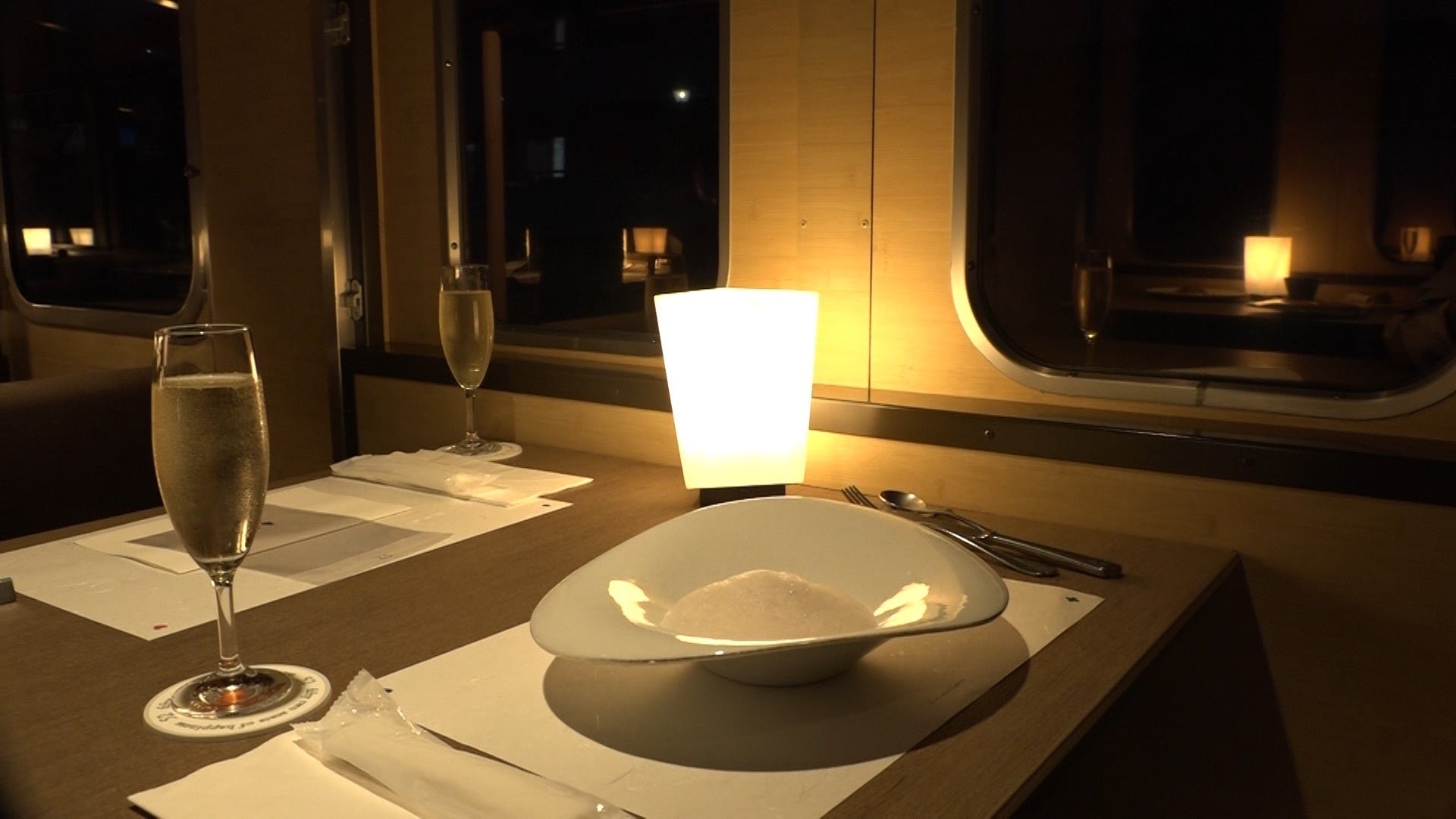 THE RAIL KITCHEN CHIKUGO（車内）