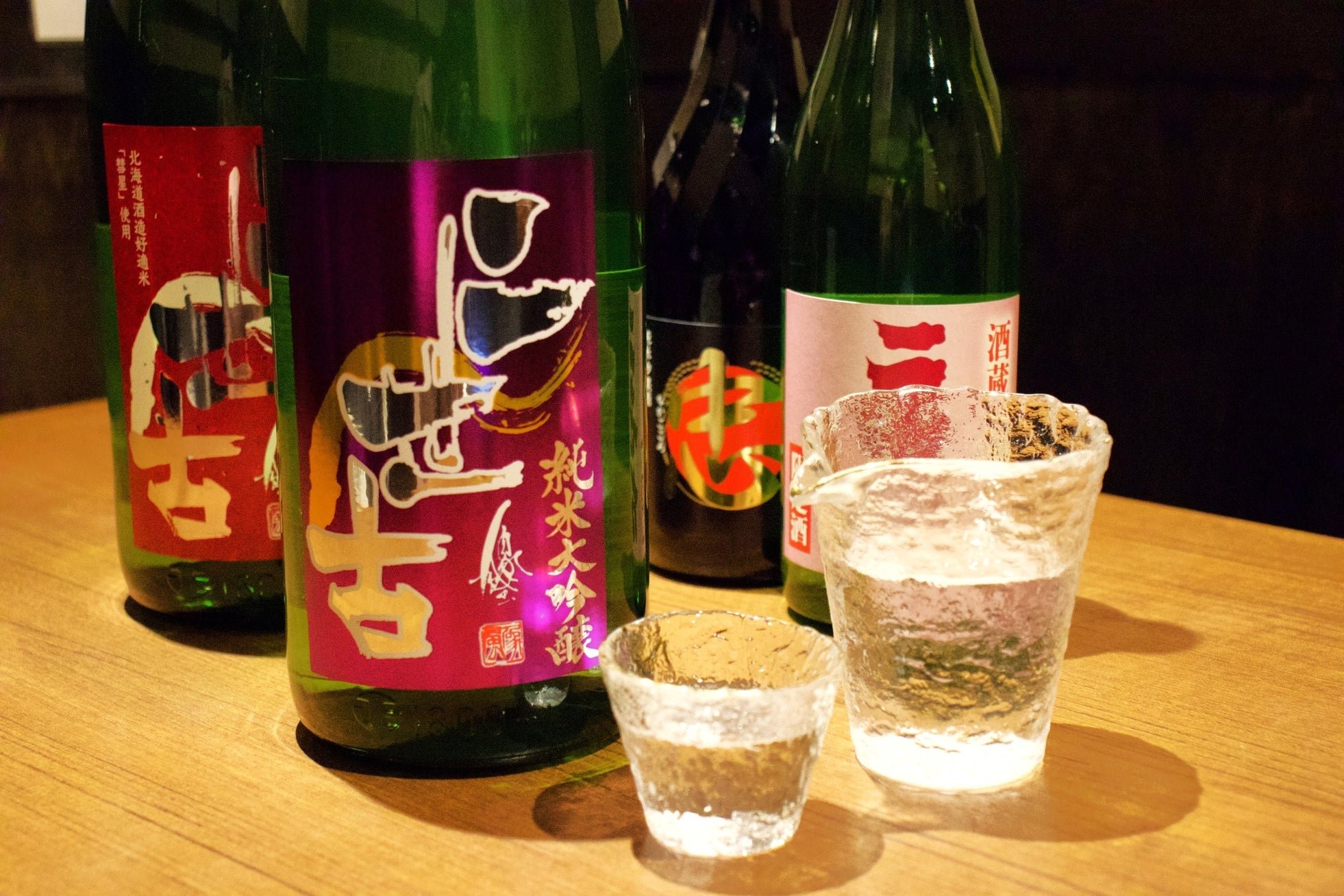 グラスに注がれた日本酒