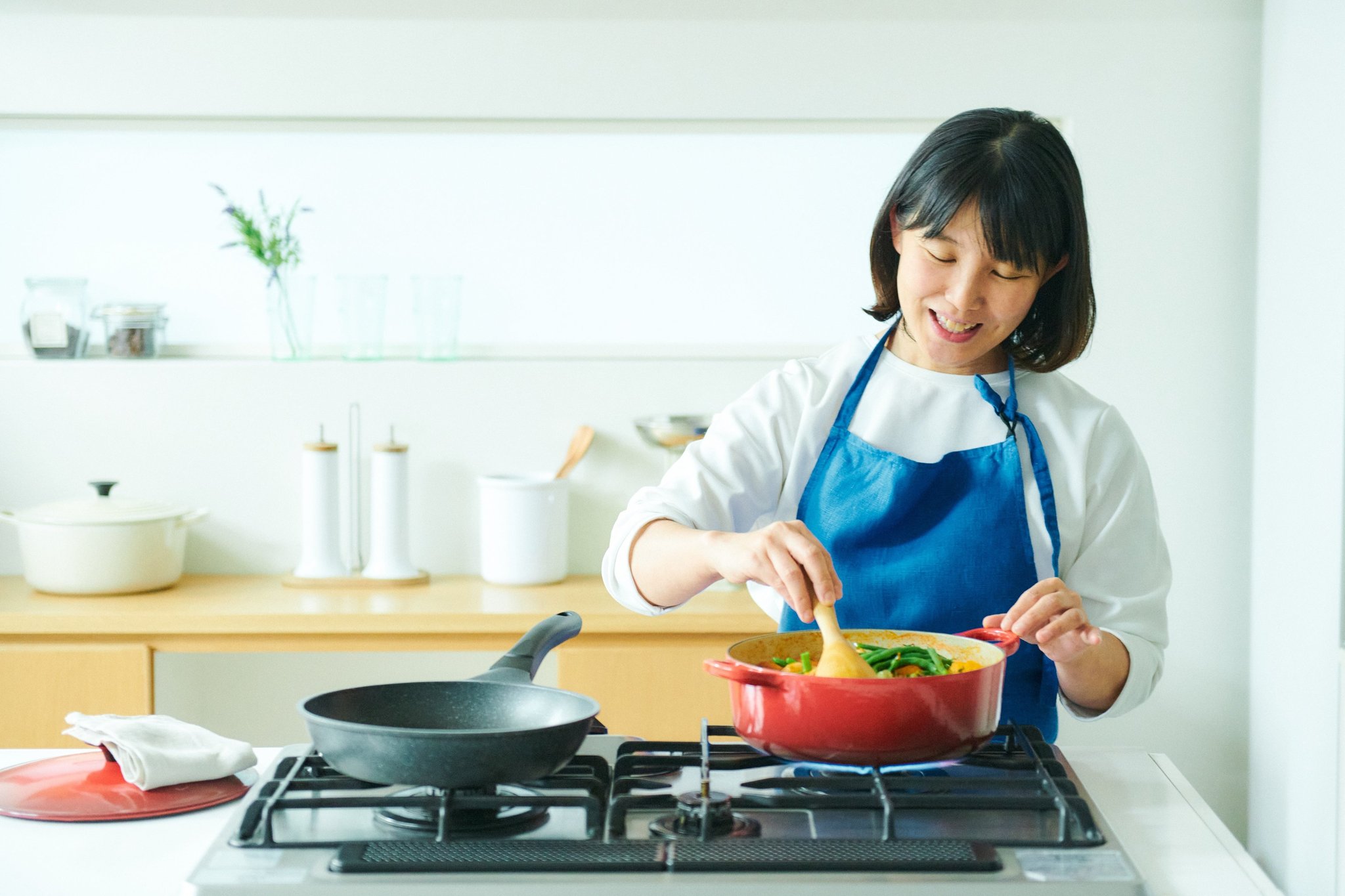 家庭的な調理シーンのイメージカット