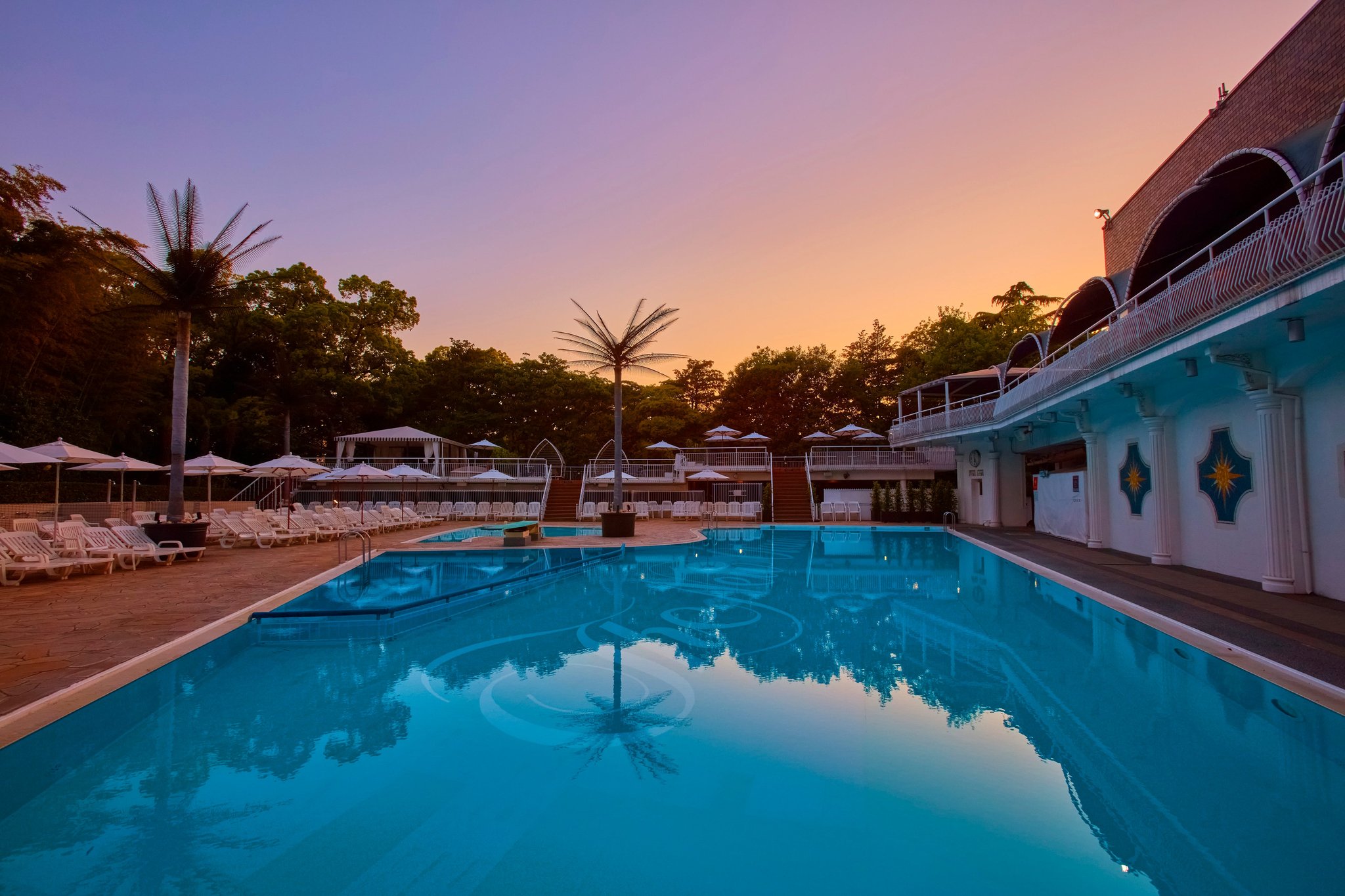 GARDEN POOL全景（夕景）