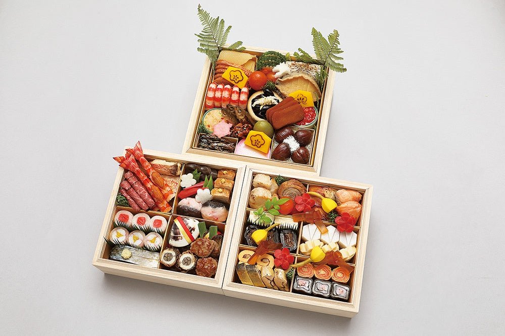 ●【京料理 たん熊北店】 / 4~6人用、三重折(和風) 124,740円 約57品 ※あべのハルカス近鉄本店・上本町店・奈良店・橿原店・生駒店・和歌山店のみの取扱いとなります。