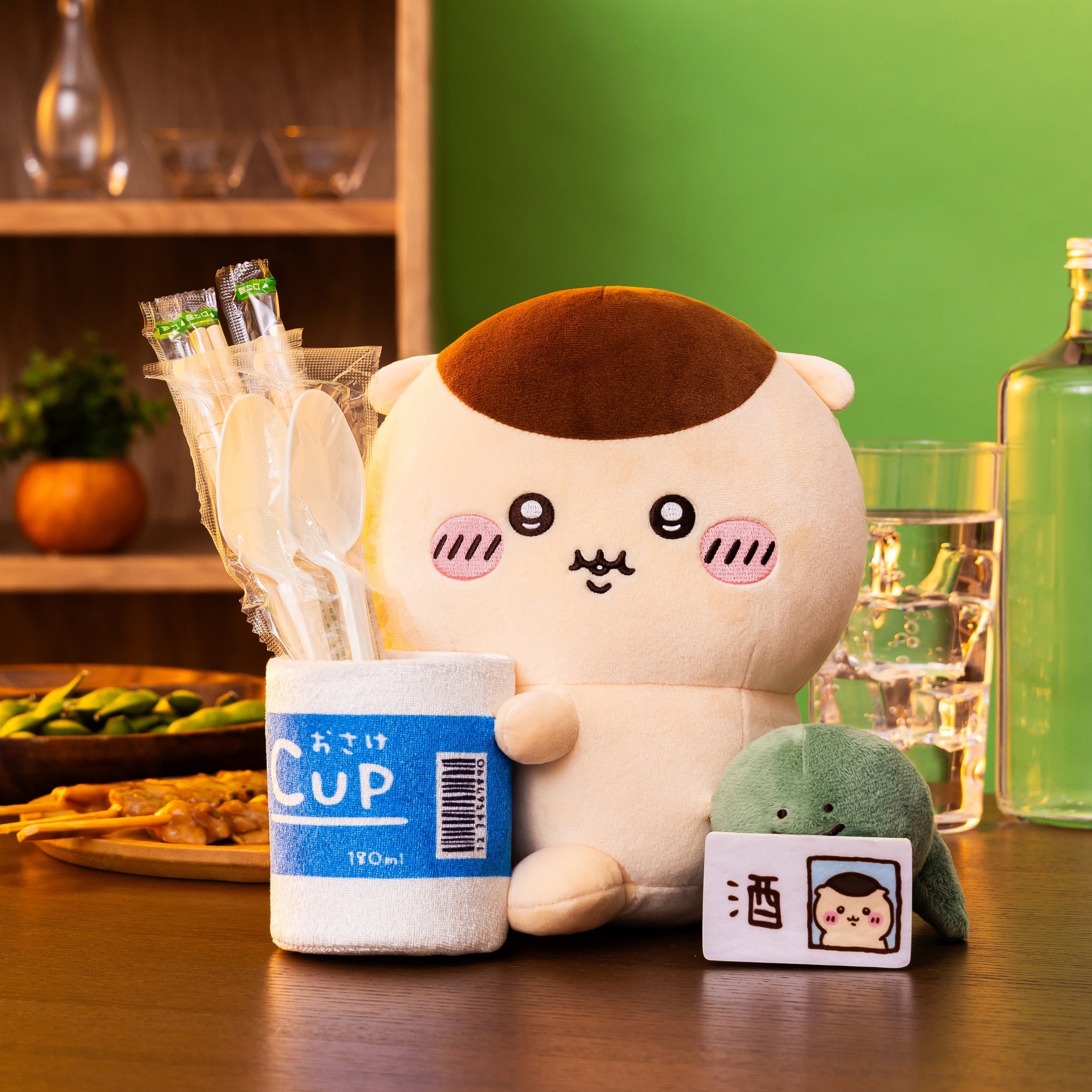 B賞 ぬいぐるみ付き小物立て お酒のカップとトカゲのぬいぐるみ