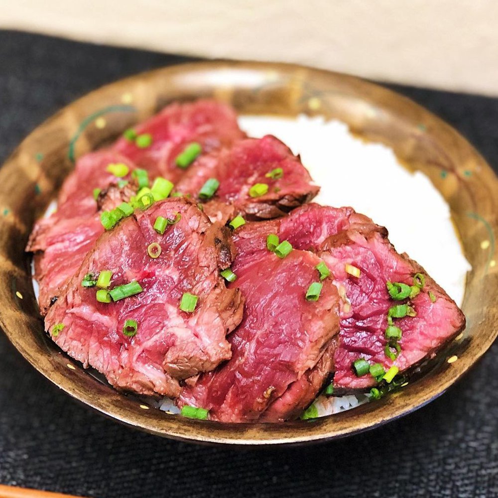 なる花/牛ハラミ丼