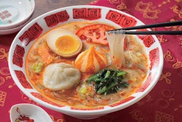 紅白点心の麻辣湯（小籠包入り）