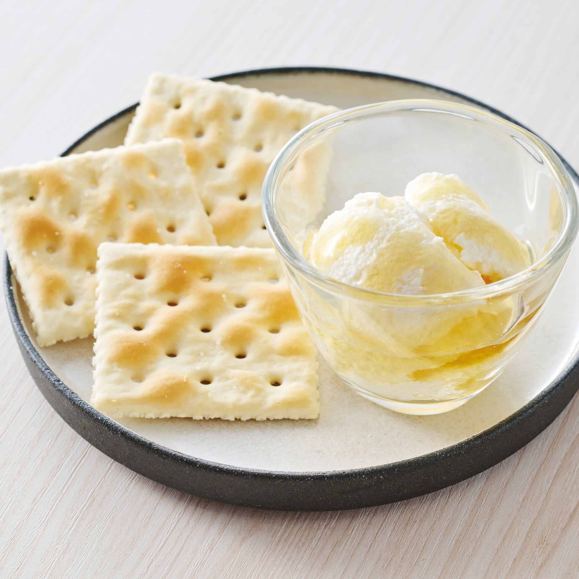はちみつレモンのクリームチーズカナッペ