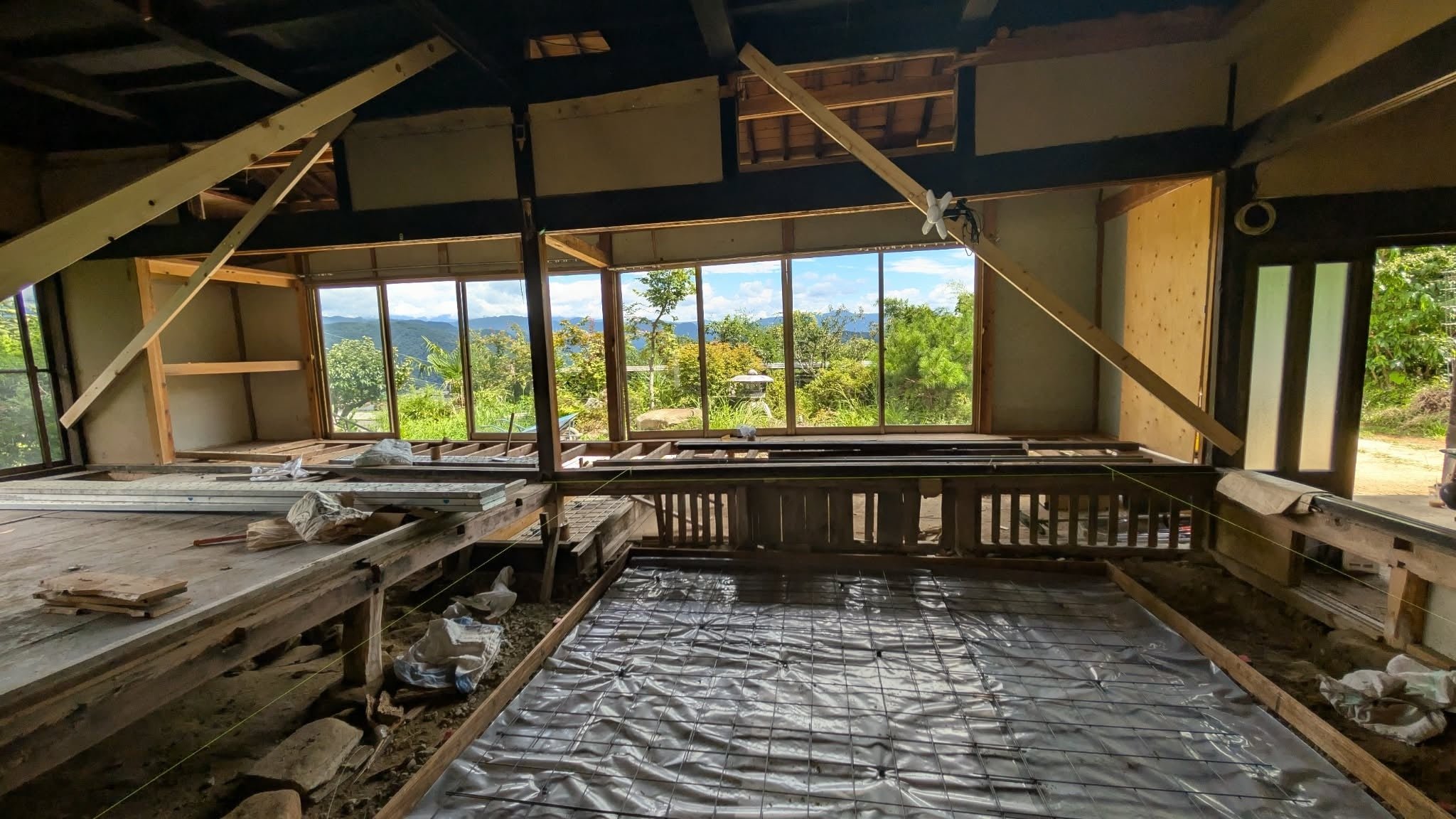 現在改装中の母屋