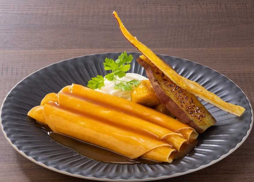 お芋づくしのロールパンケーキ~みたらし~