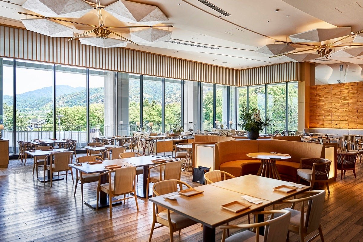 ALL DAY DINING 洛空の店内
