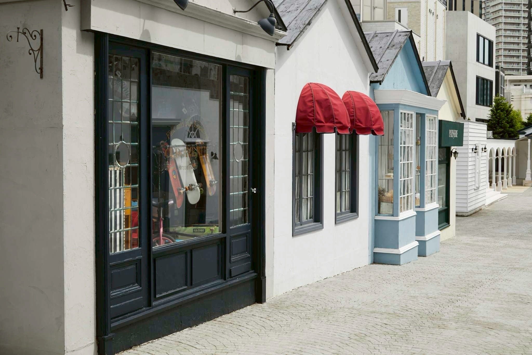 EASE Village「OLD AVENUE」
