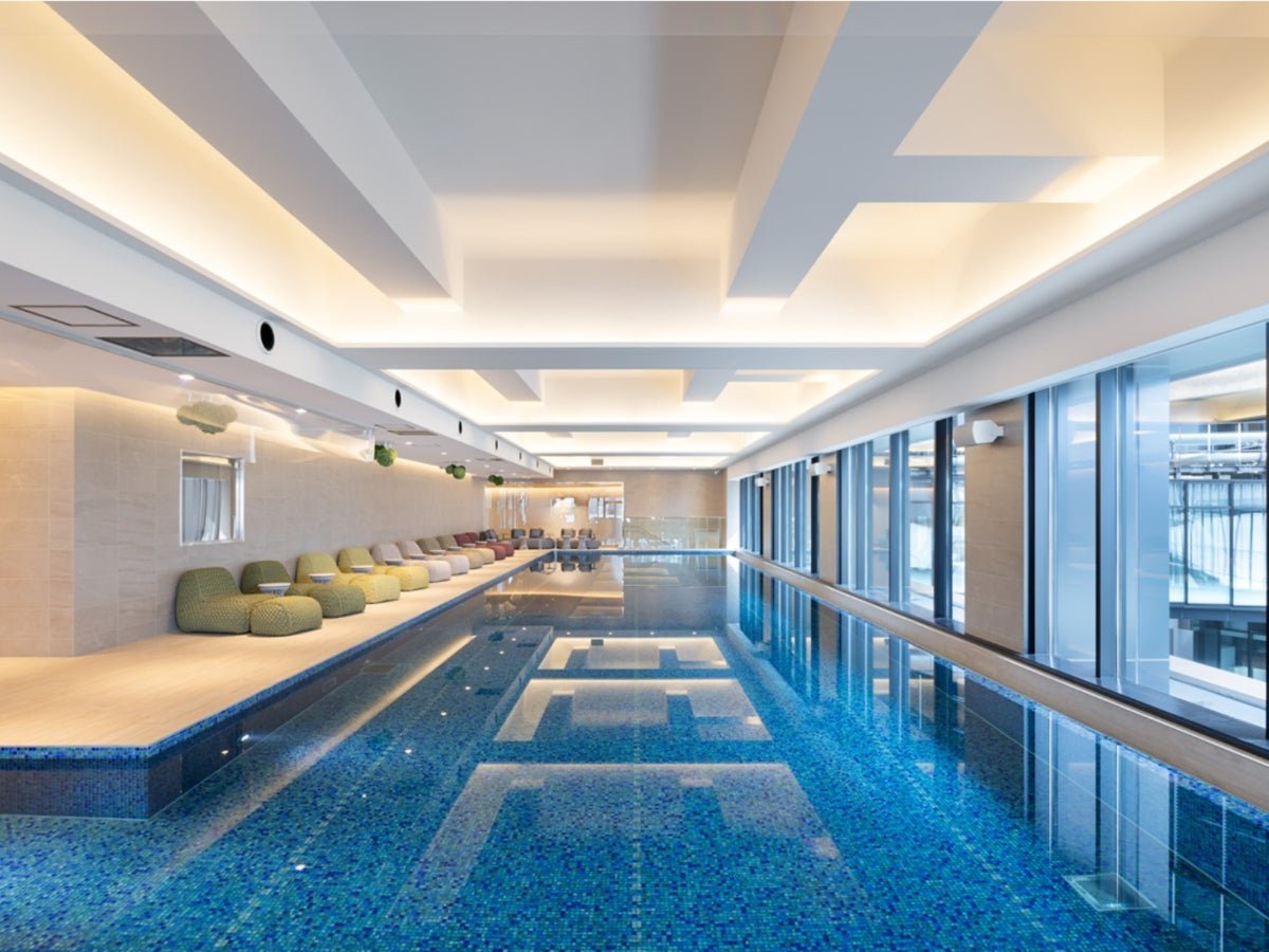 屋内温水プール(25m)
