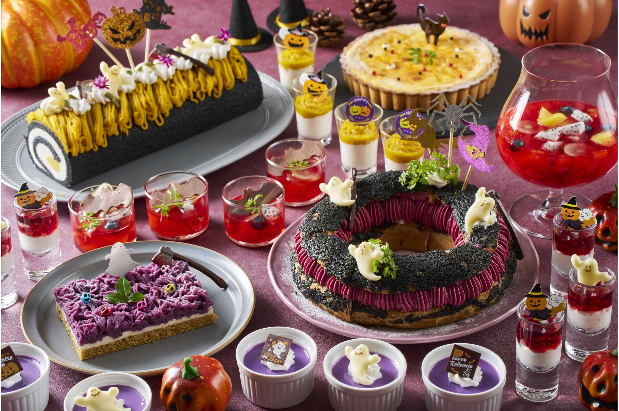 暗黒のパリブレストなどハロウィンスイーツ