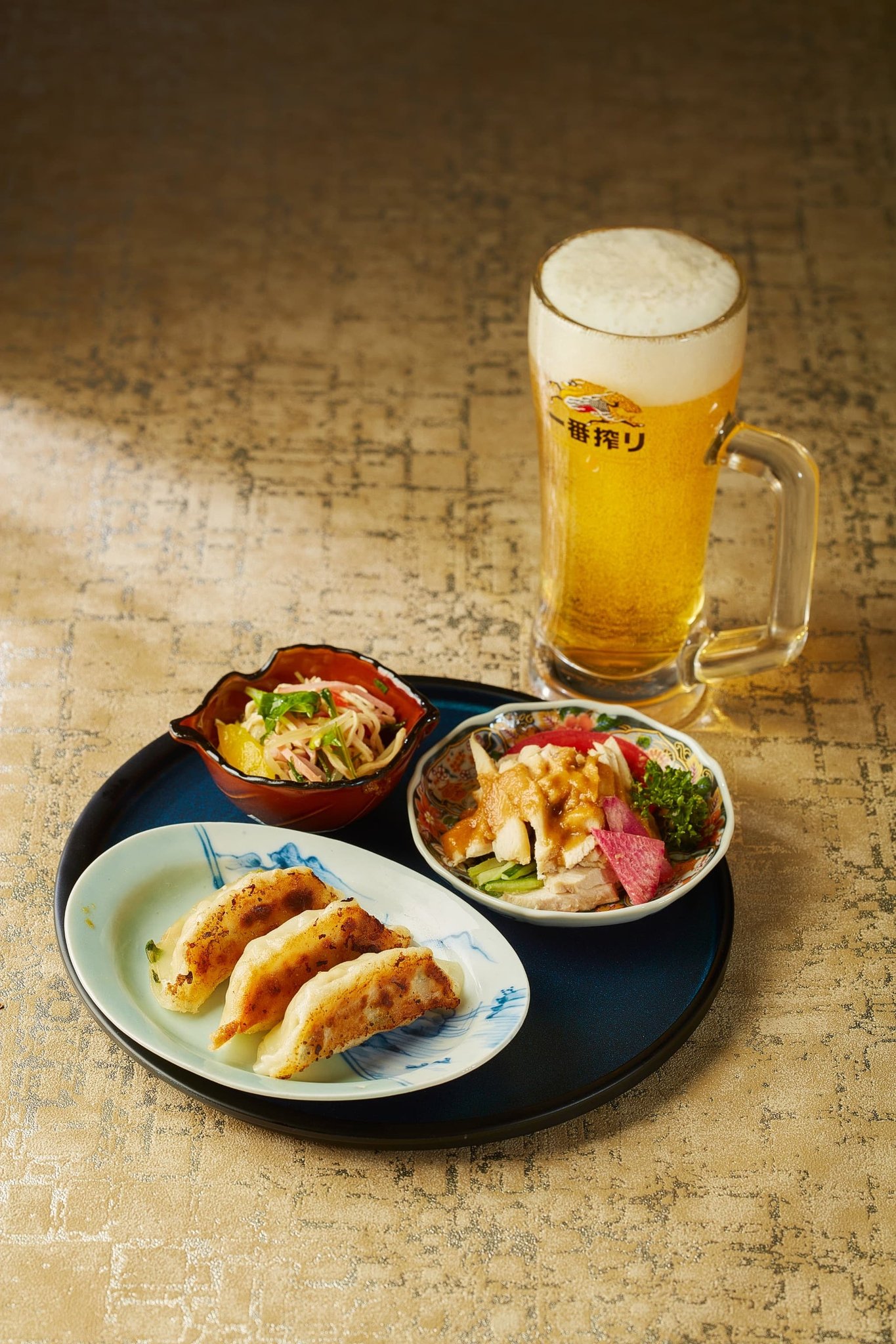 店舗限定「香華園名物焼き餃子付き おつまみ3種セット」