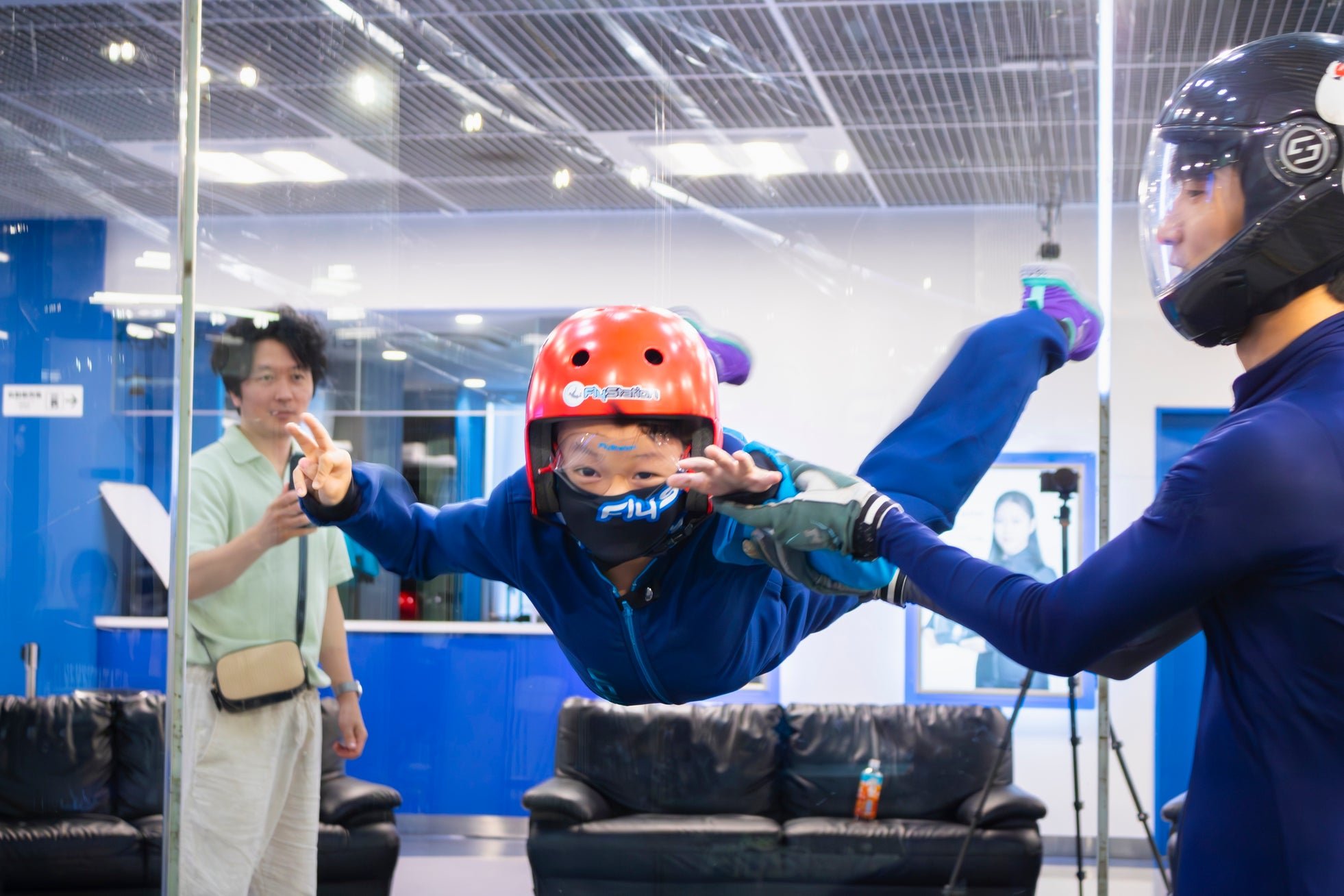FlyStation Japanでインストラクターがサポートするタクシーフライの様子