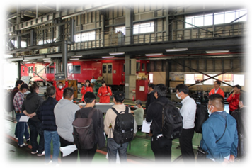 主なイベント内容 車両基地見学の様子