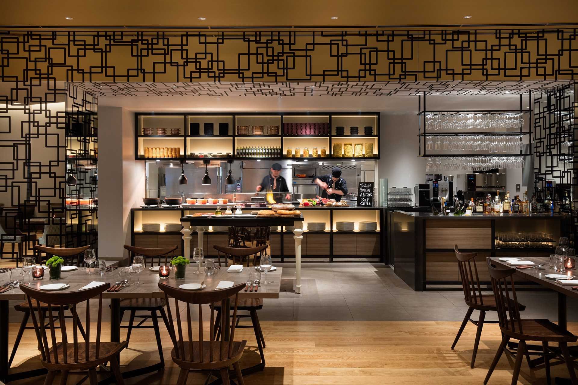 Dining & Bar LAVAROCKの店内