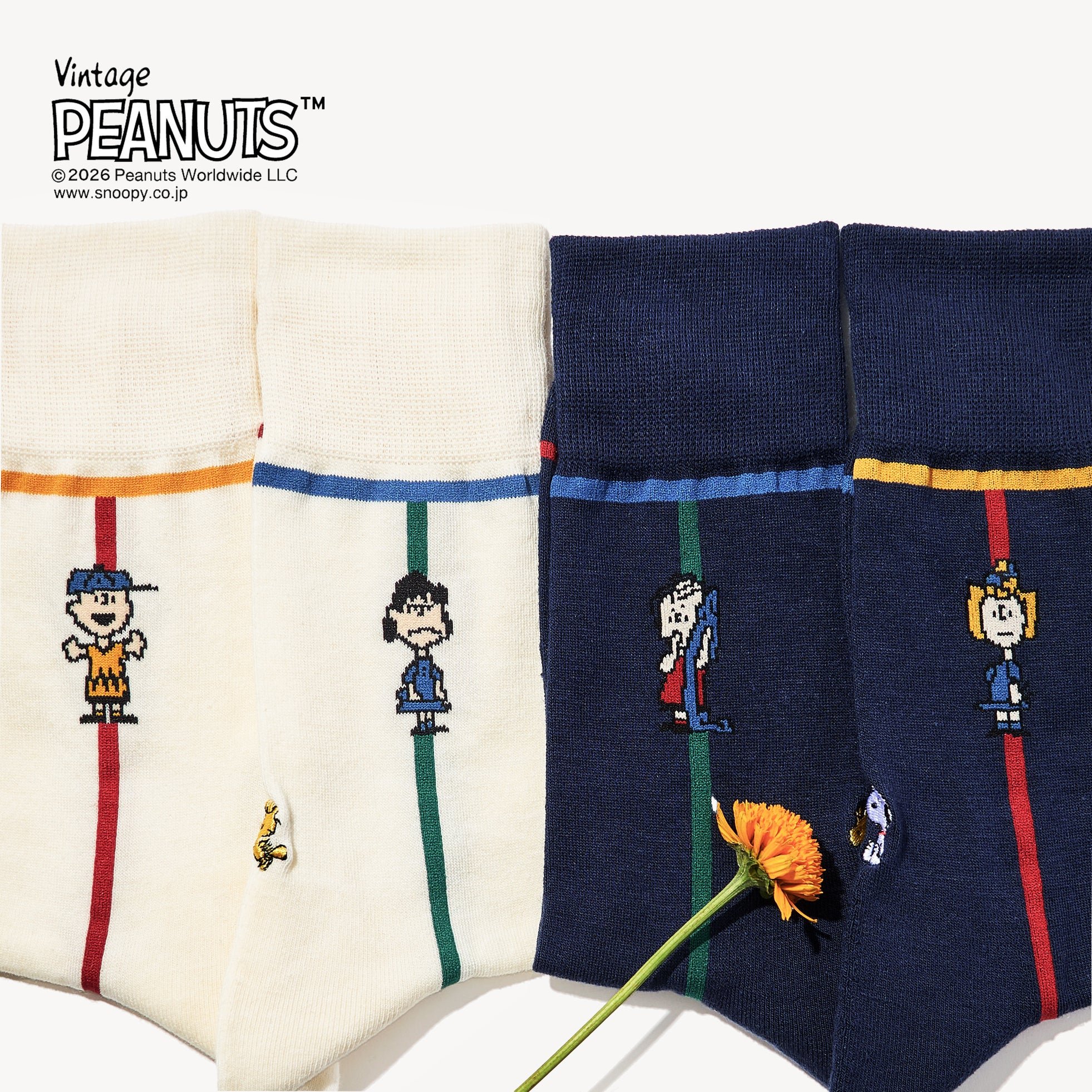 アイボリー×マルチとネイビー×マルチのキャラクター刺繍比較
