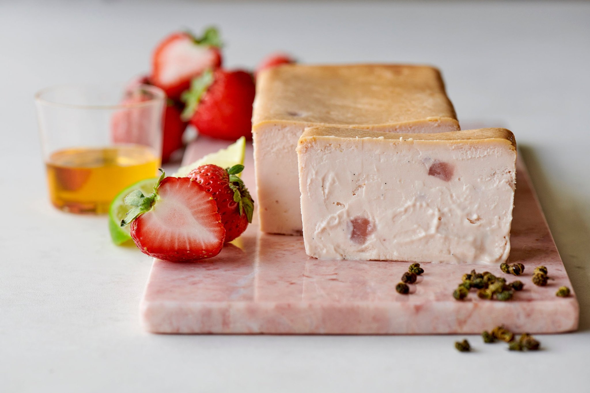Mr. CHEESECAKE Strawberry