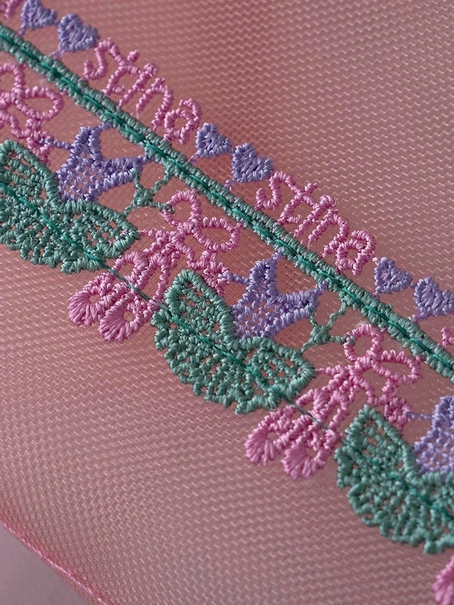 近澤レース店 × stina レース刺繍のディテール