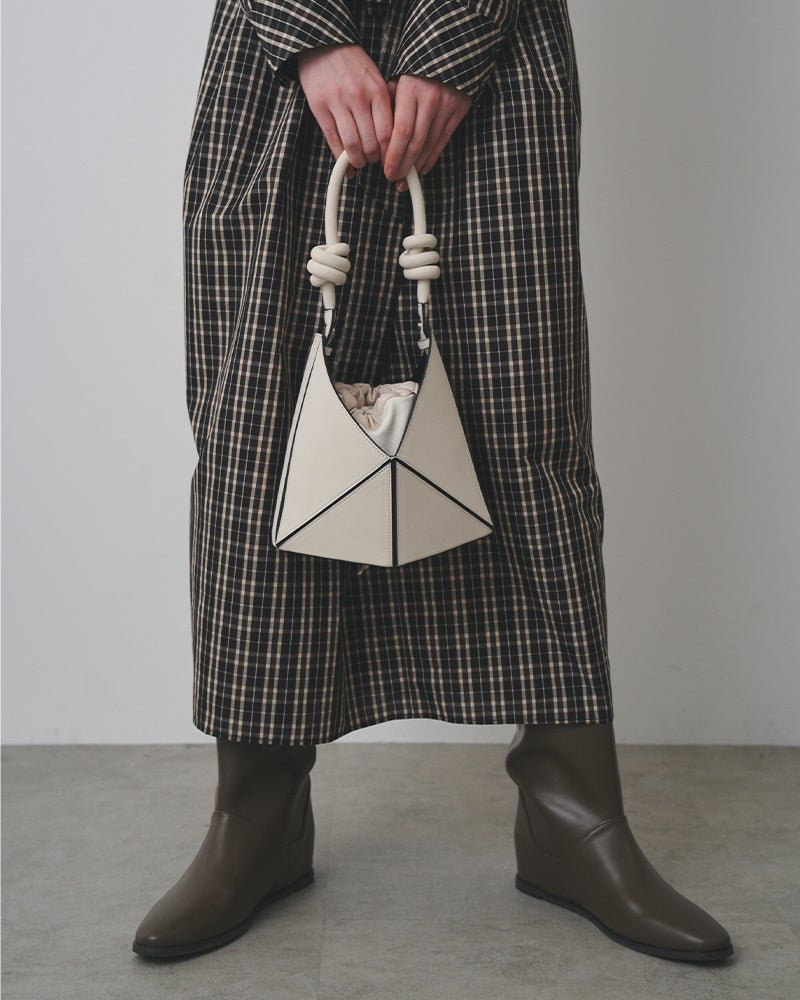 TRIANGLE 2WAY BAG 着用イメージ