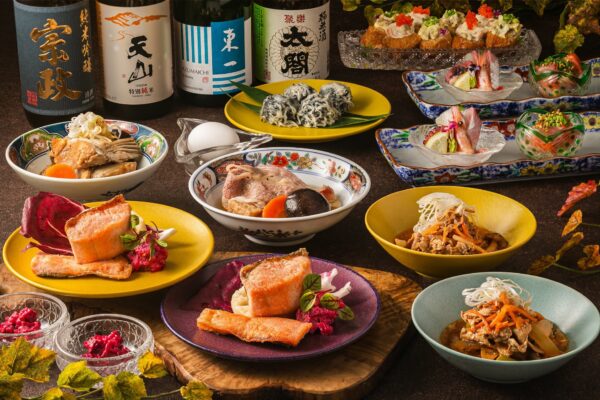秋冬夕食ビュッフェの料理と地酒の全体俯瞰