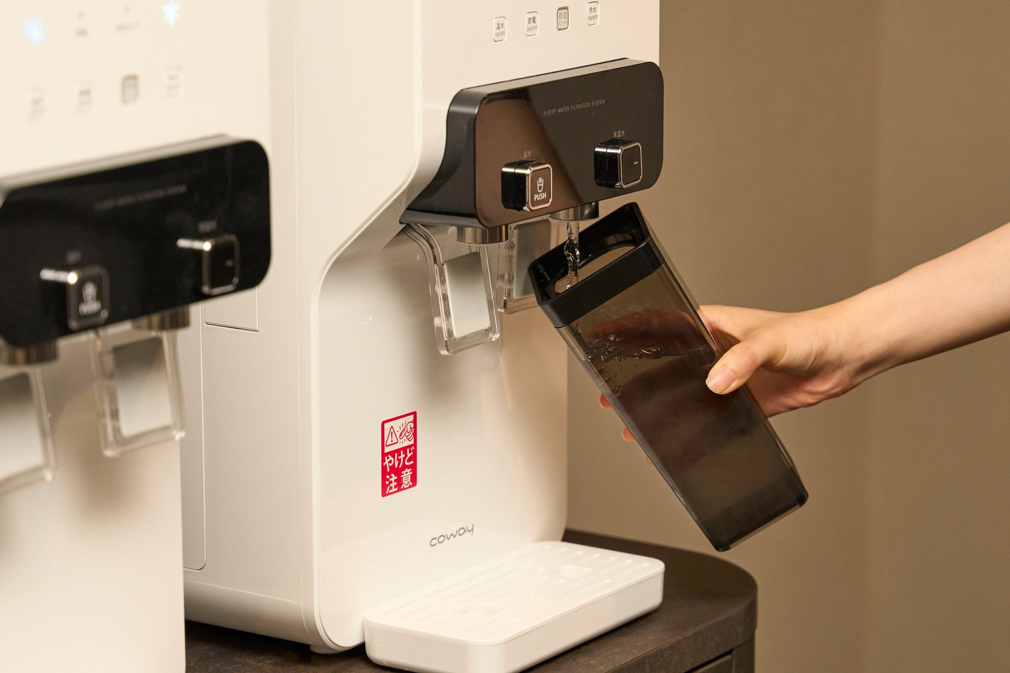 客室備え付けのピッチャーを利用する給水方式