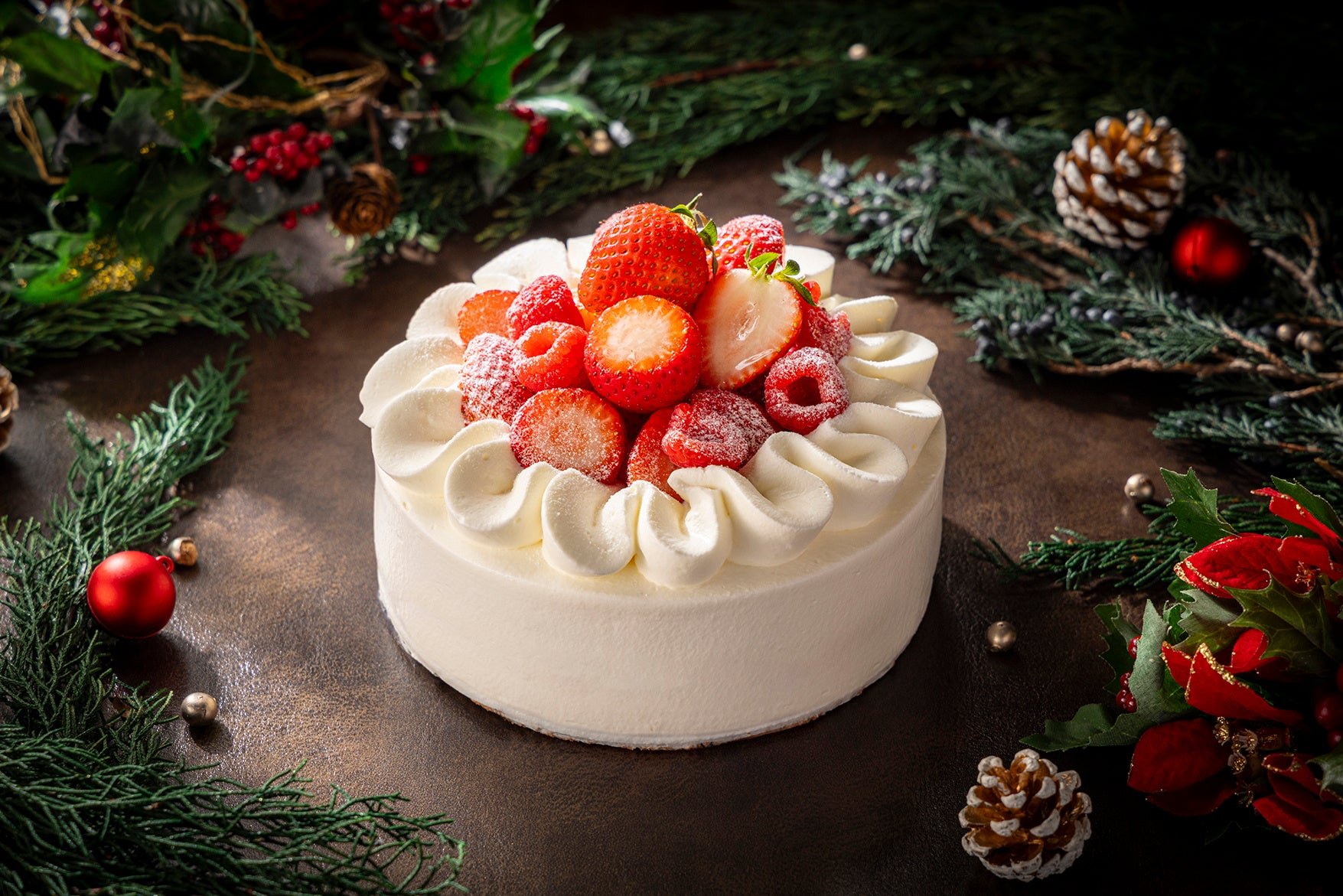 ■こだわり素材が織りなす、心満たされる「クリスマスホールケーキ」