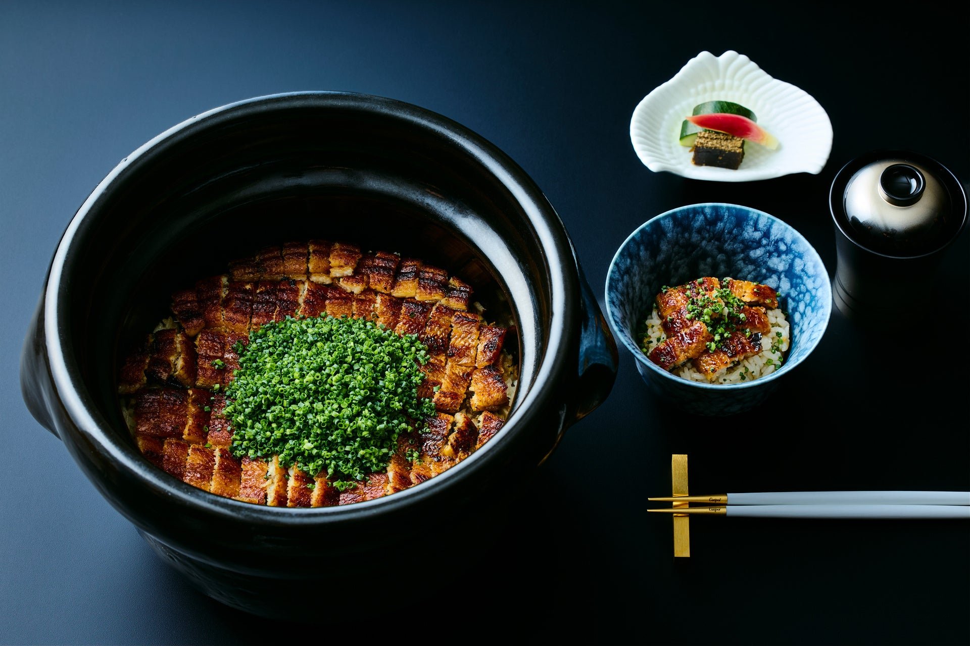 【婚礼料理 和洋中折衷コース「RURI（琉璃）」 概要】 / 旬の食材の土鍋ご飯、赤だし、香の物
