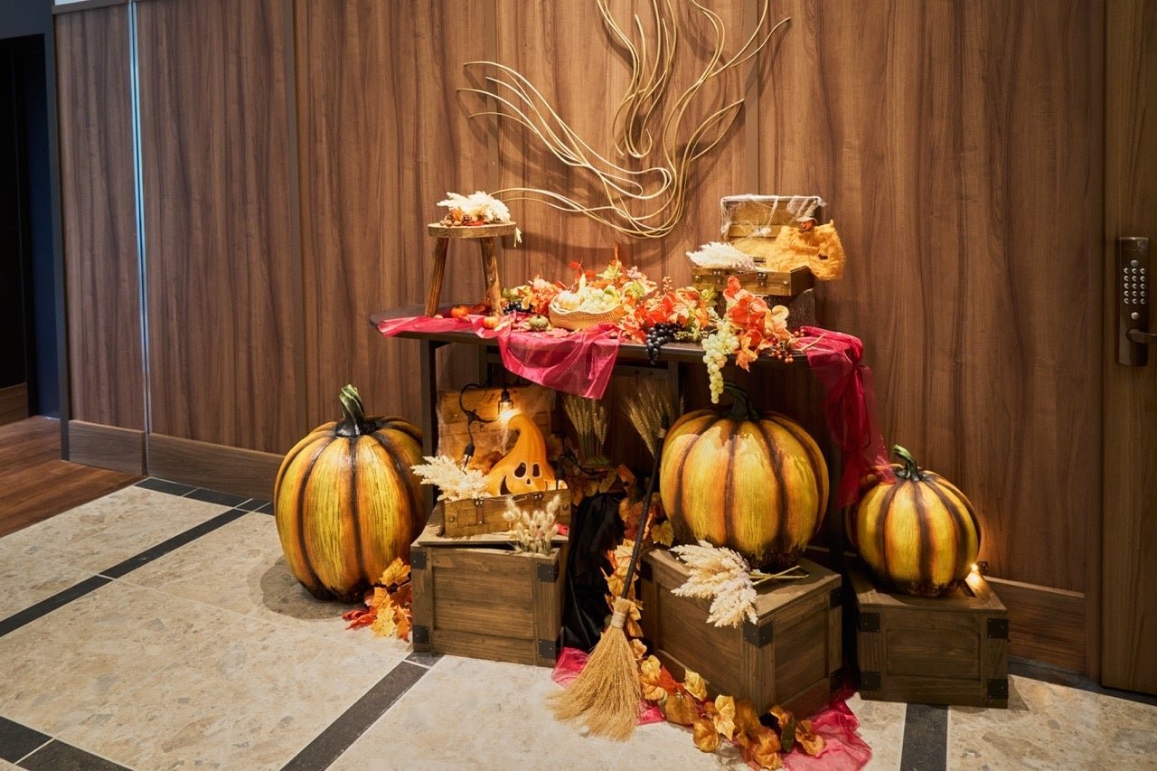“ハロウィン”がテーマのPremium hotel MONday 舞浜ビューⅠ&Ⅱ / 館内のハロウィン装飾(イメージ)