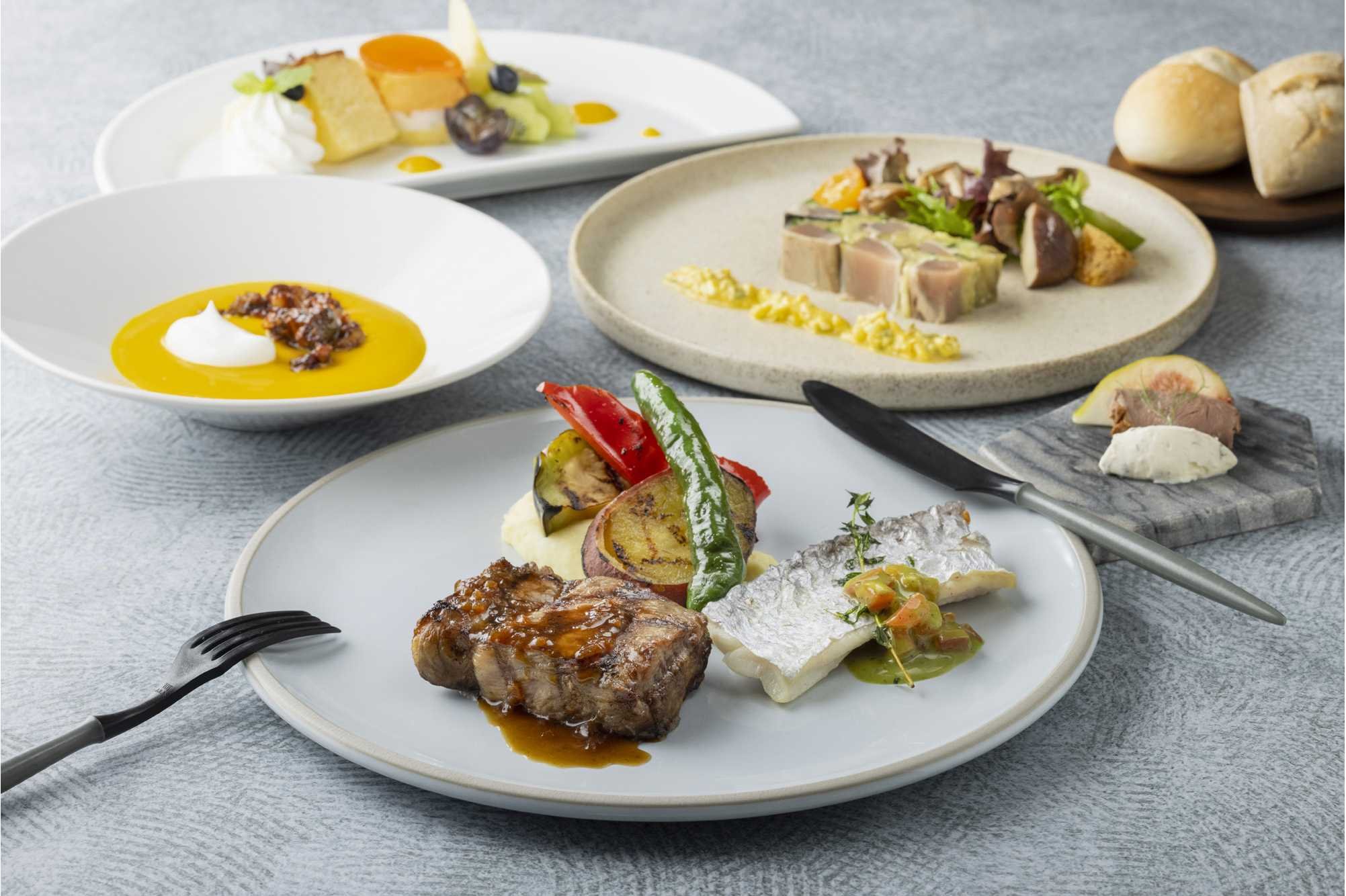 合鴨料理、かぼちゃの冷製スープ、白身魚料理、デザートなど「Autumn Harmony」のコース料理