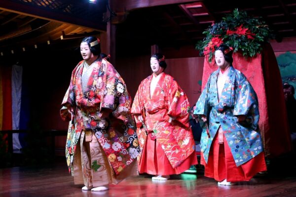 10月10日とくい能で上演される「紅葉狩」