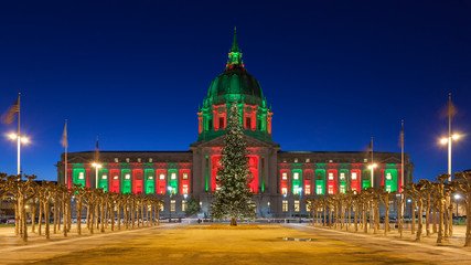 サンフランシスコ市庁舎のクリスマスイルミネーション