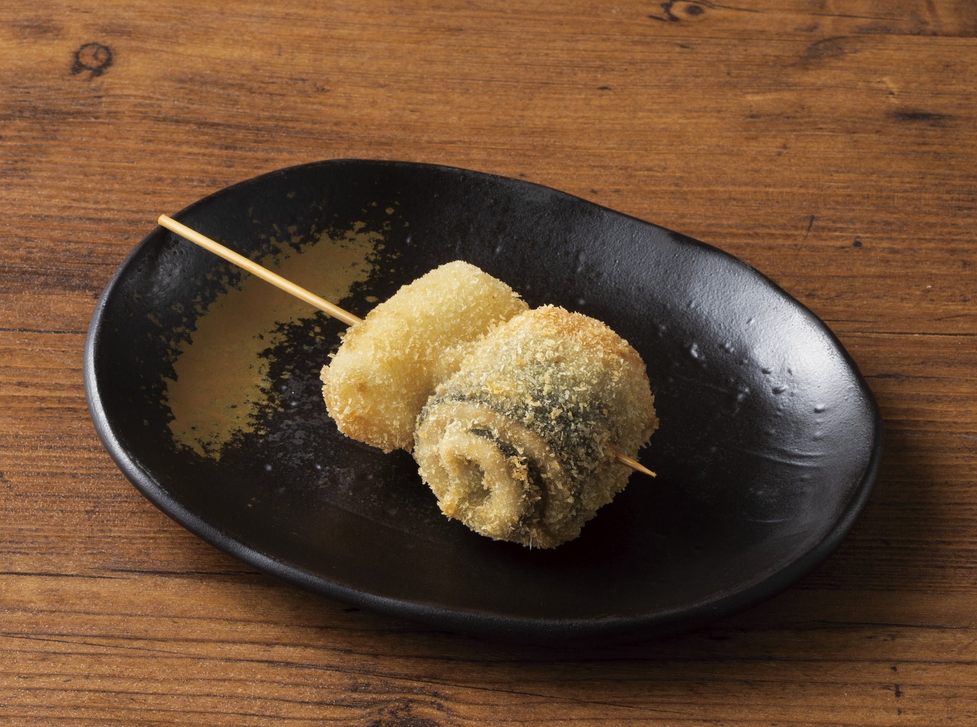 三陸産 秋刀魚の大葉巻き揚げ串