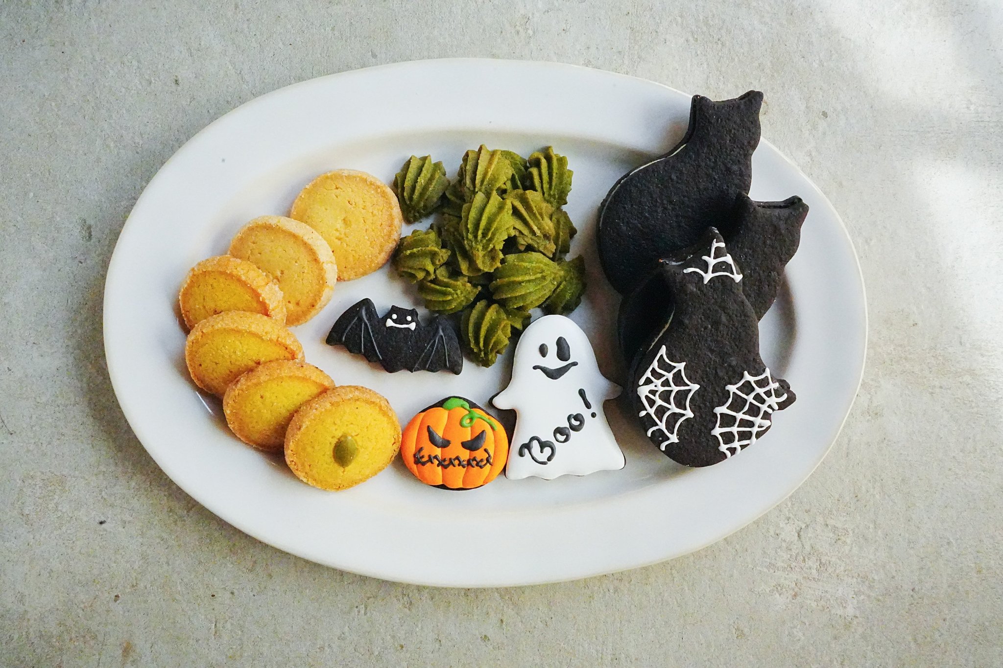 ハロウィン黒猫クッキー缶