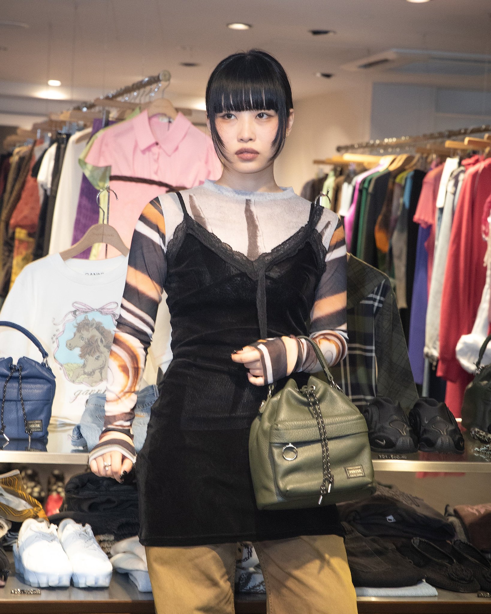 バルーンサックシュリンク olive 着用イメージ