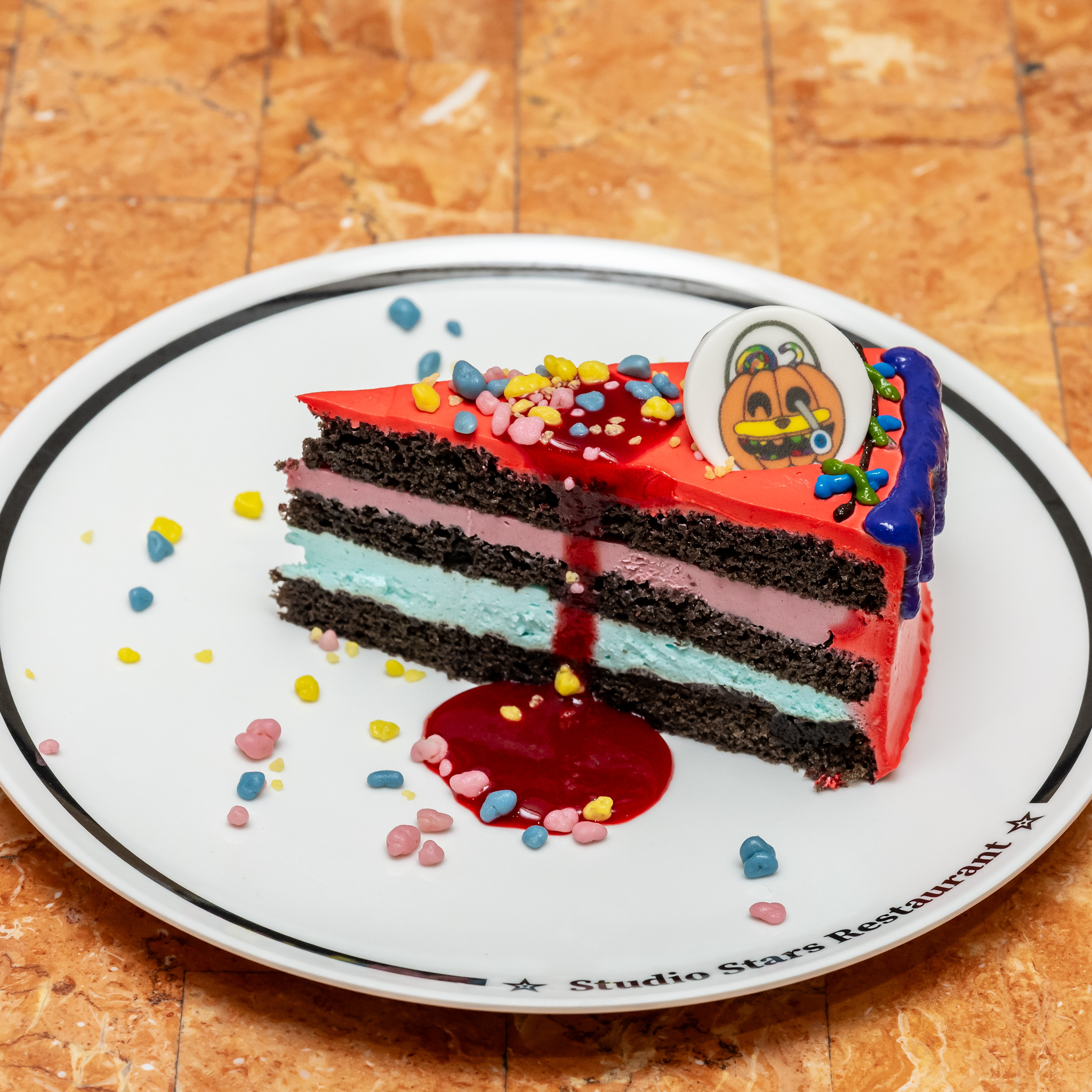 ハミクマキャンディ・ファミリーのベリーケーキ