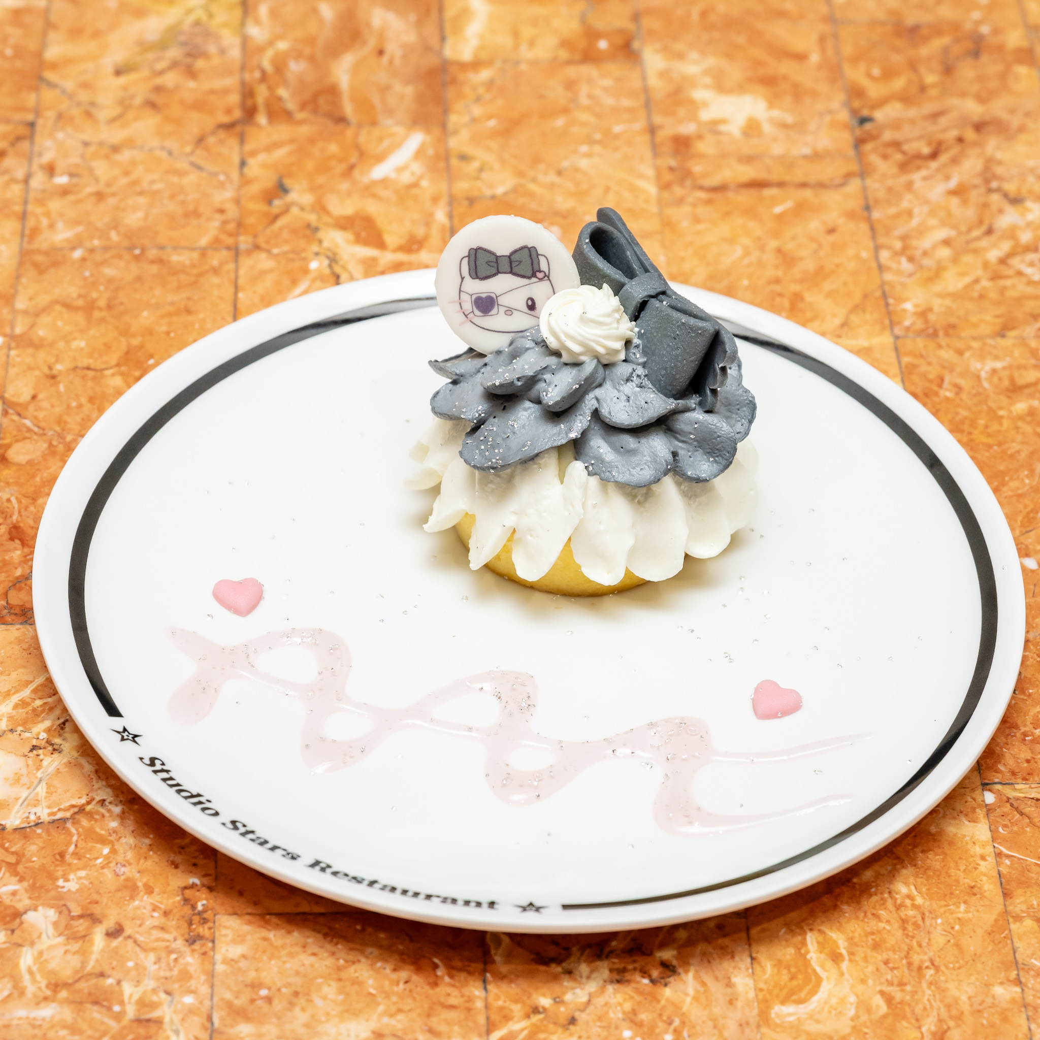 ハローキティのりんごチーズケーキ