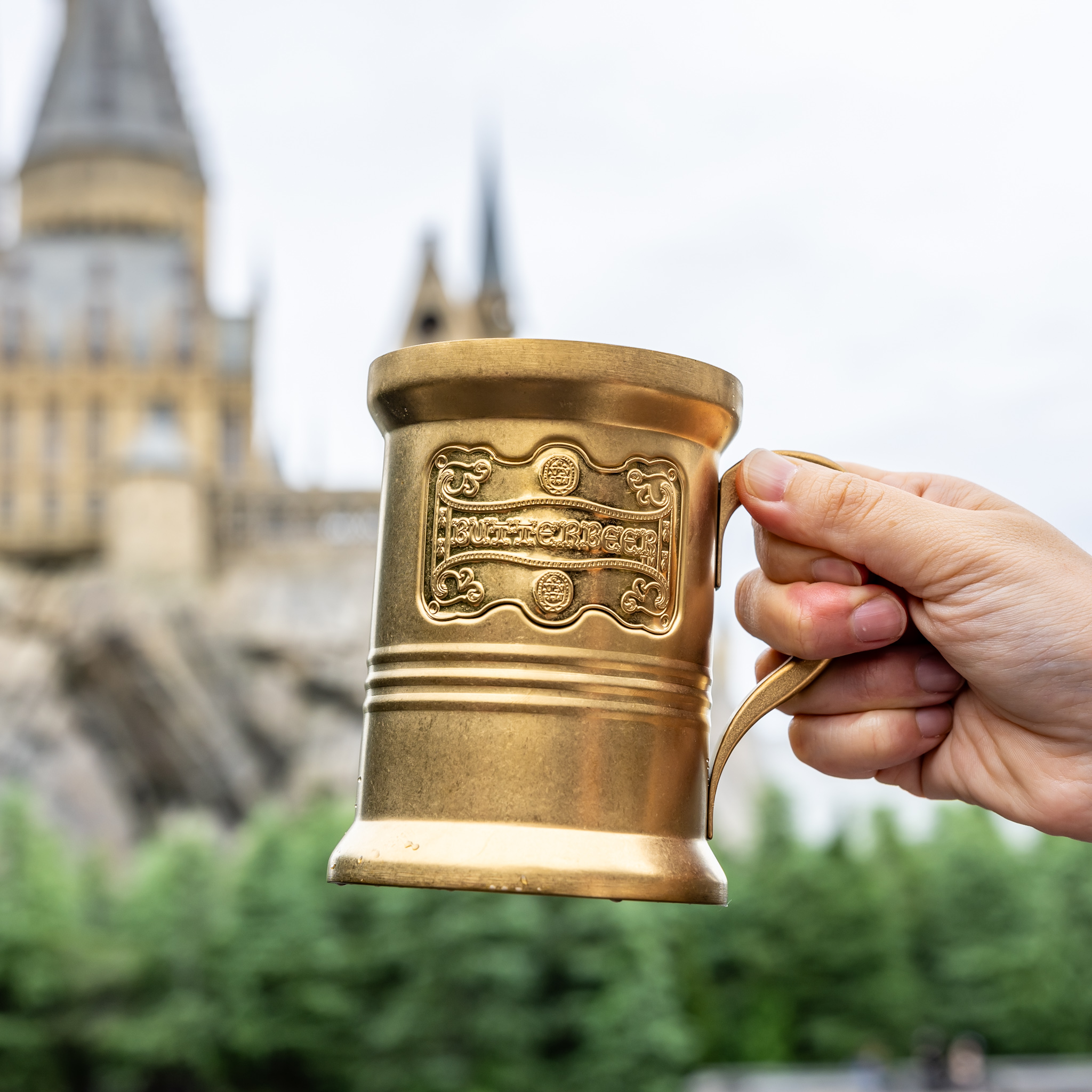 バタービールの25周年記念マグカップ