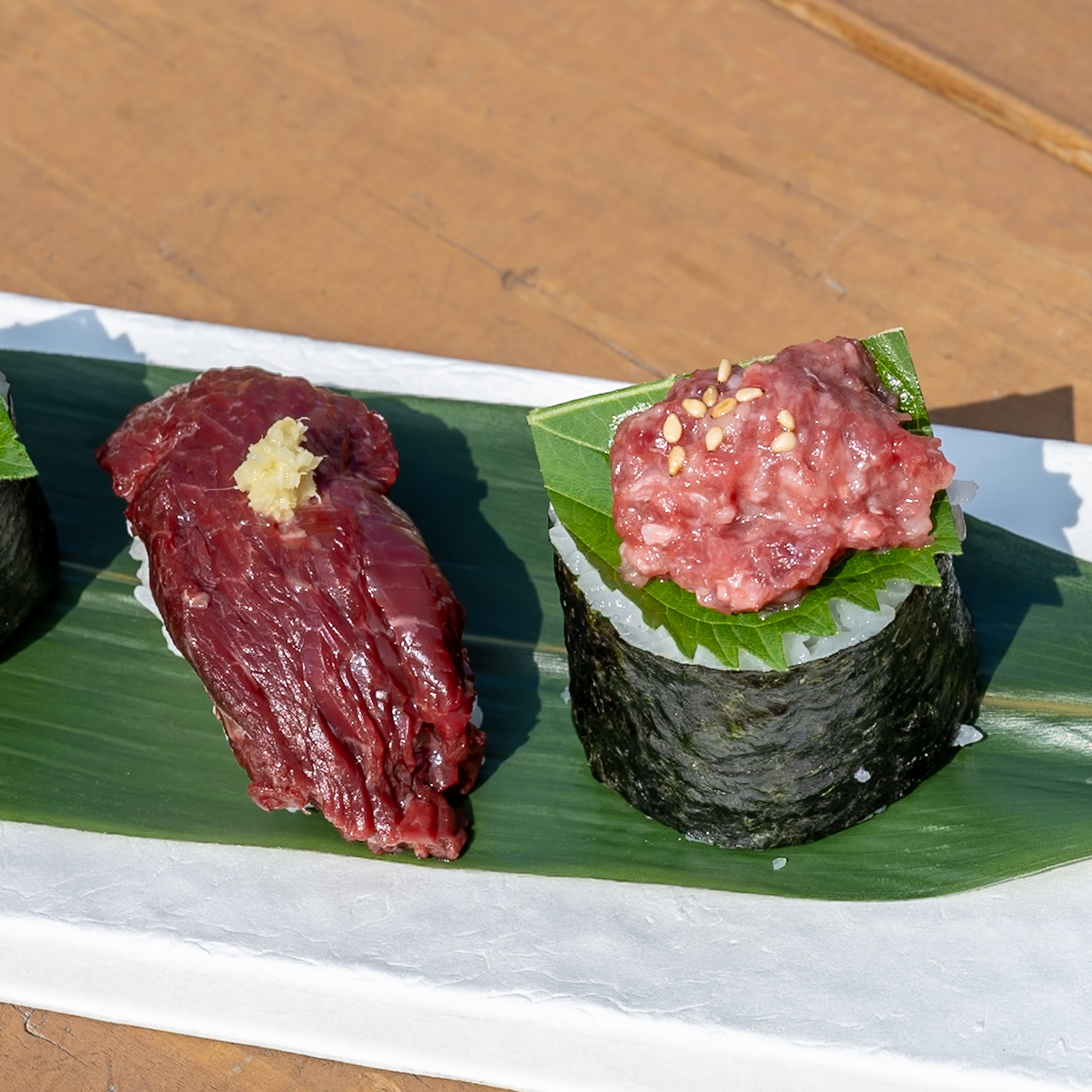 馬肉の握り寿司と軍艦巻き