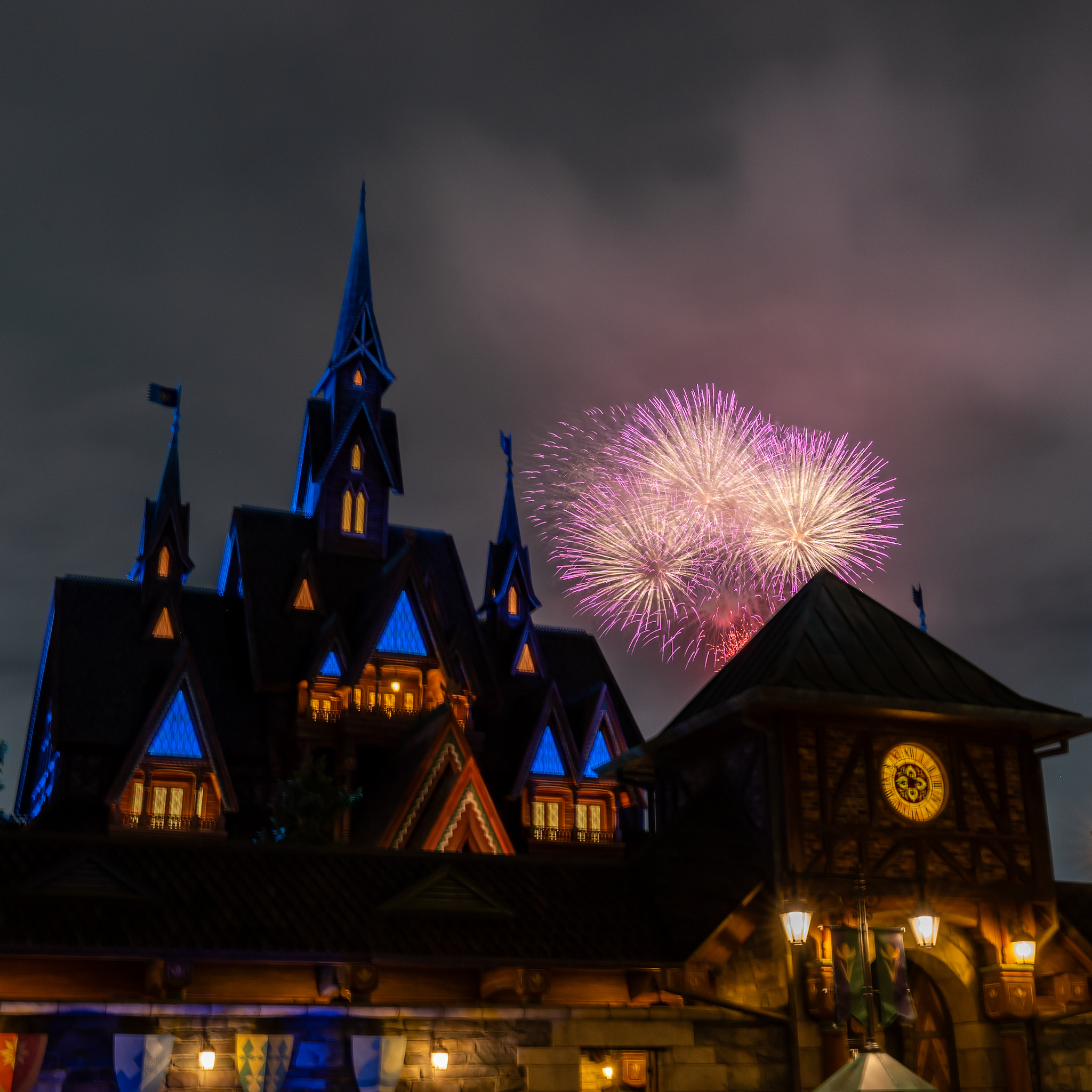 東京ディズニーランド/東京ディズニーシー「ナイトハイ・ハロウィーン」
