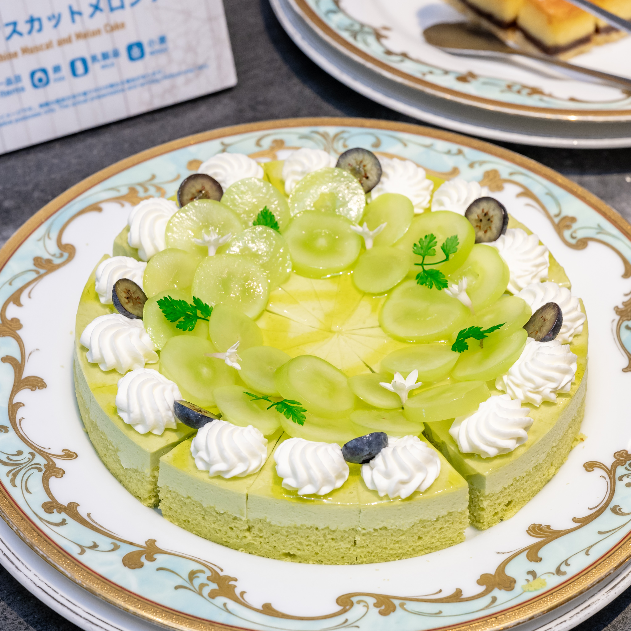 シャインマスカットメロンケーキ